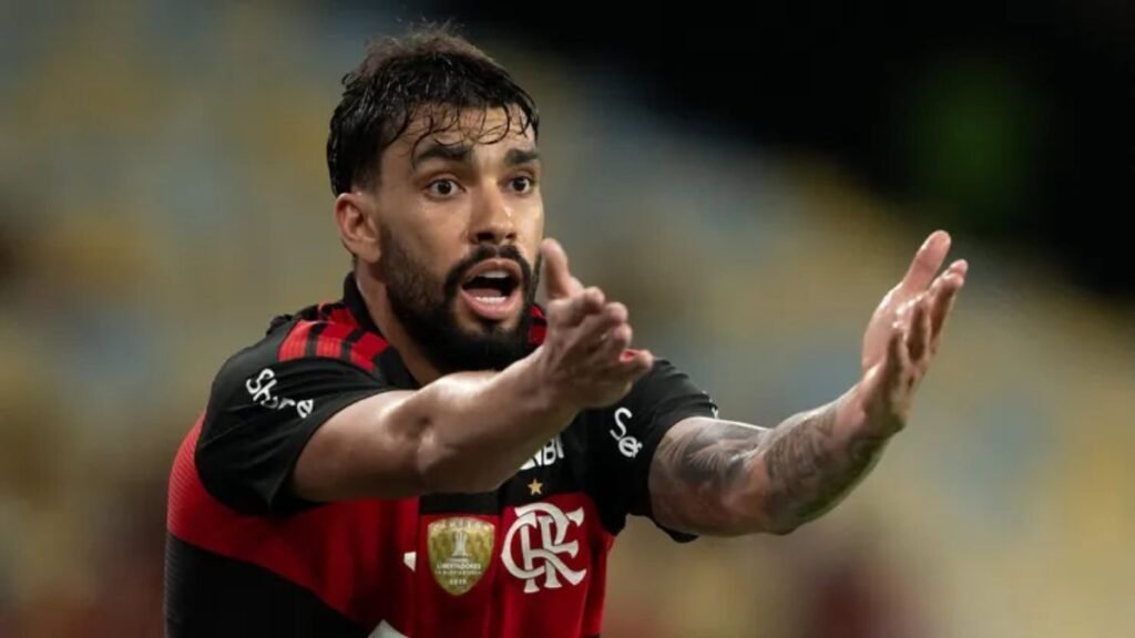 Filipe Luís critica gramado e não vê Paquetá como volante no Flamengo